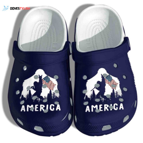 Bigfoot Holding Flag Shoes Clogs – 4Th Of July America Flag Shoes Clogs Birthday Gift Men Women