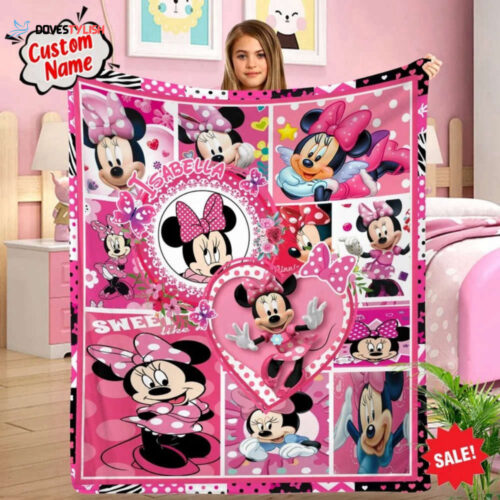 Embrace Timeless Coziness: Mickey Blanket – Shop Now & Rekindle your Inner Child!