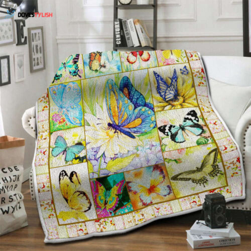 Cozy and Stylish Butterfly Fleece Blanket: Stay Warm in Style!