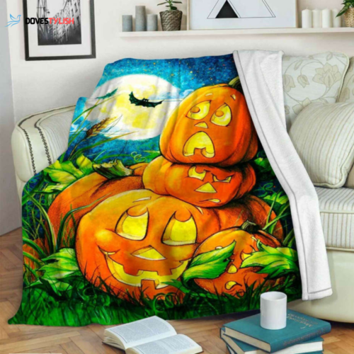 Spooky Halloween Fleece Blanket – Cozy Comfortable