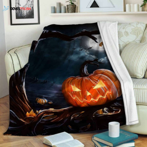 Spooky Halloween Fleece Blanket – Cozy Comfortable