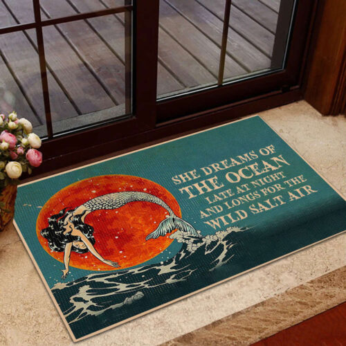 She dreams of the ocean Mermaid Doormat TD