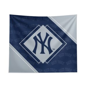 Official New York Yankees Boxed Tapestry - Perfect for Fans!