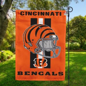 Cincinnati Bengals Helmet Vertical Flag, Bengals NFL Outdoor Flag - House Garden Decor Gift 3