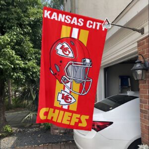 Kansas City Chiefs Helmet Vertical Flag, Chiefs NFL Outdoor Flag – House Garden Decor Gift