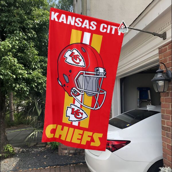 Kansas City Chiefs Helmet Vertical Flag, Chiefs NFL Outdoor Flag – House Garden Decor Gift