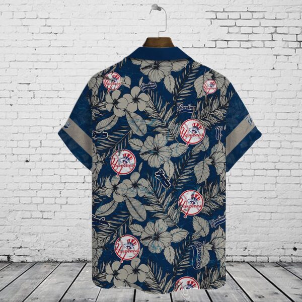 Men s New York Yankees 2023 AOP 3D Button Hawaiian Shirt – Perfect Gift for Dad Father – V13